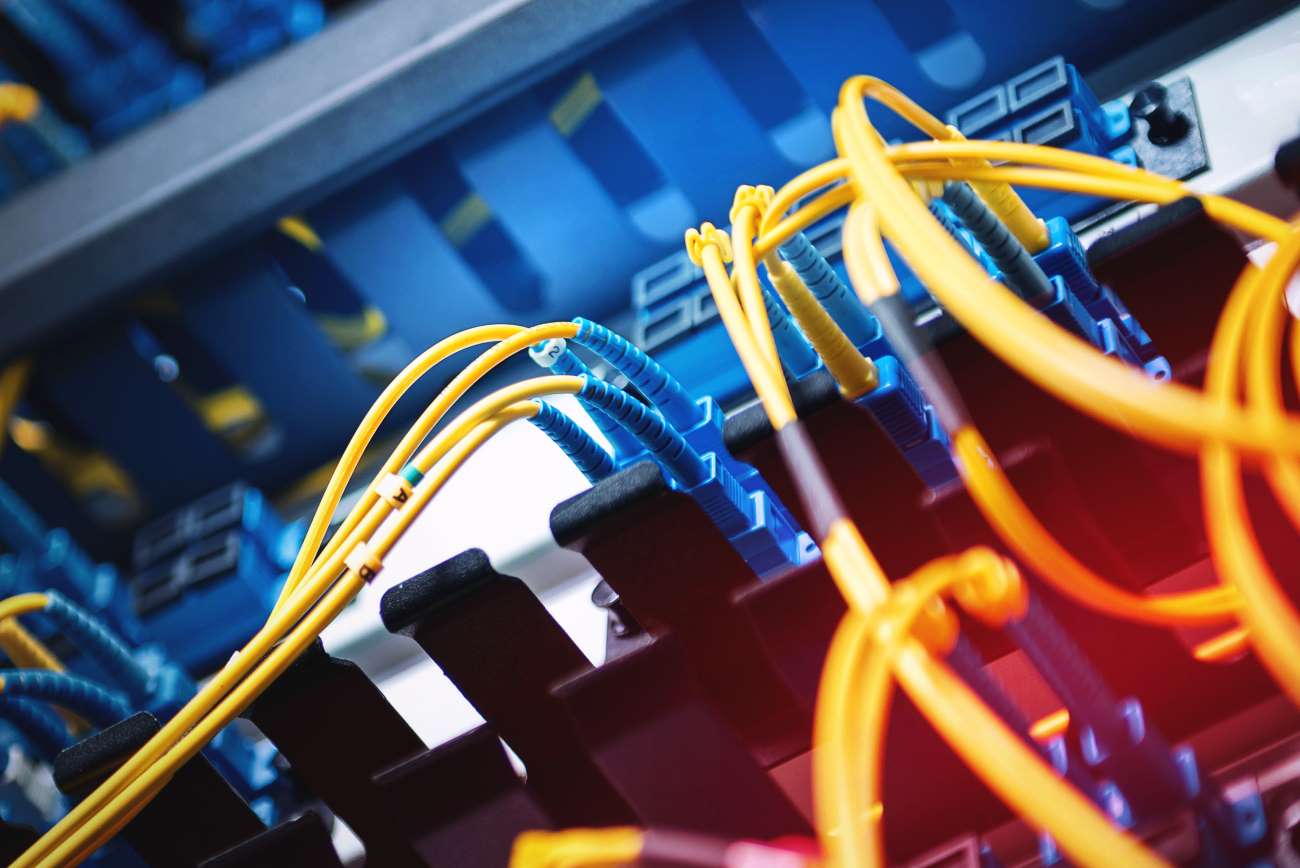 Fiber_Optic_Cables_in_Server_Room_Closeup