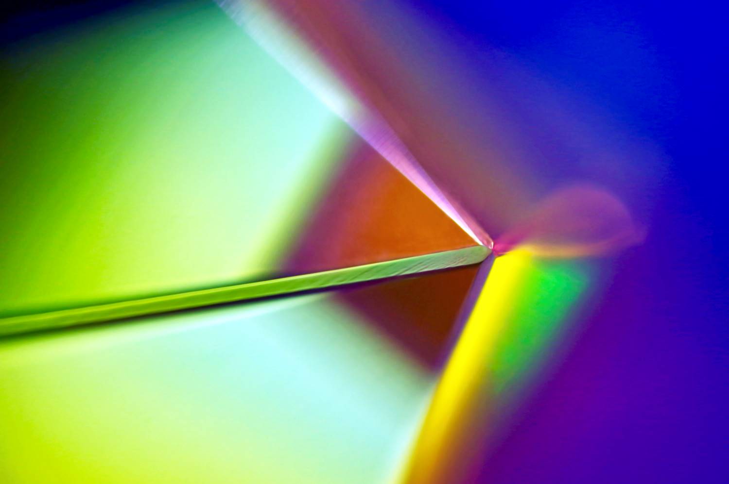 Triangular_Prism_Point_Closeup