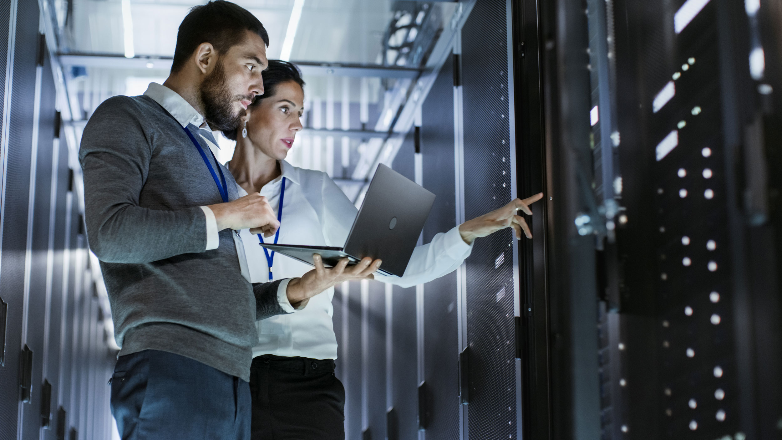 Data_Center_Rack_Server_Cabinet_Is_Open