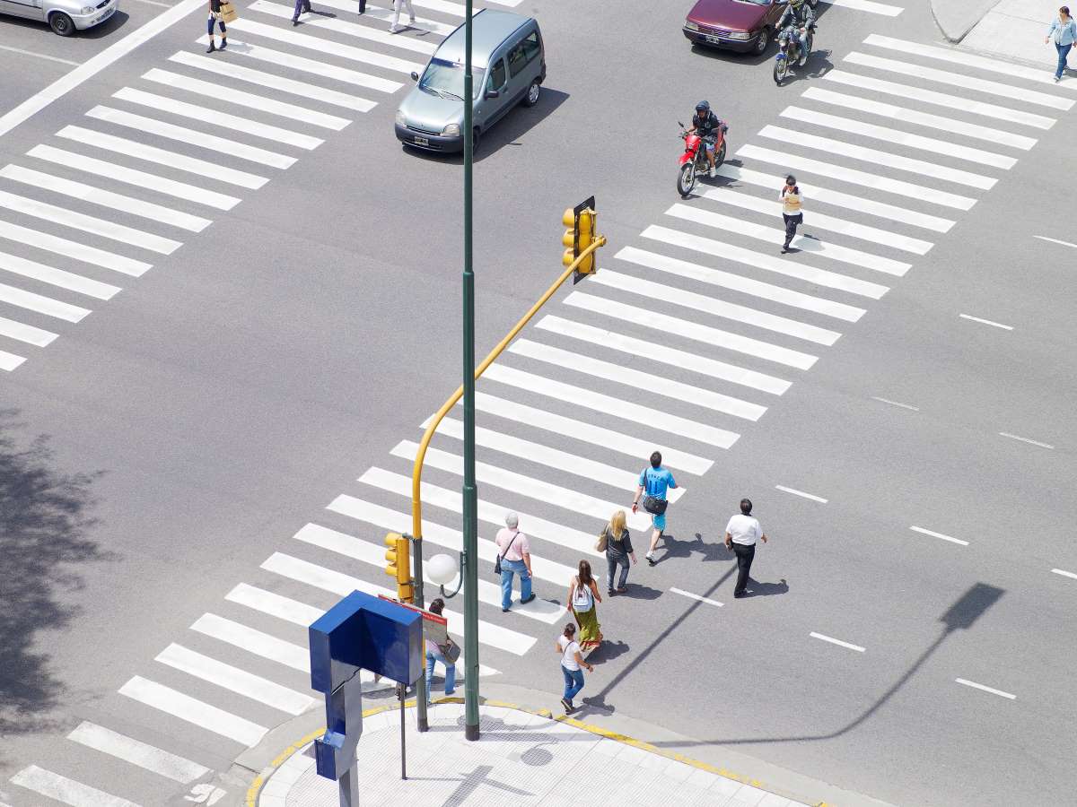 Commuters Crossing The Road 